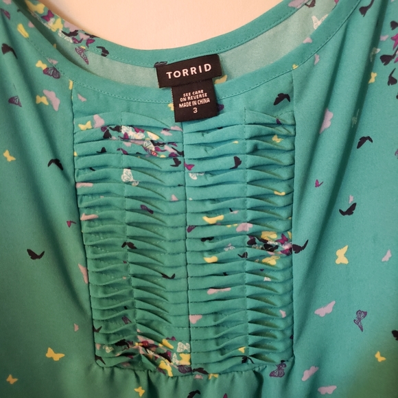 Teal colored cami - Picture 2 of 3